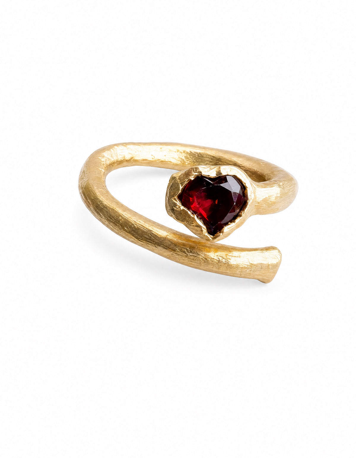 Anillo Corazón granate | Dorado